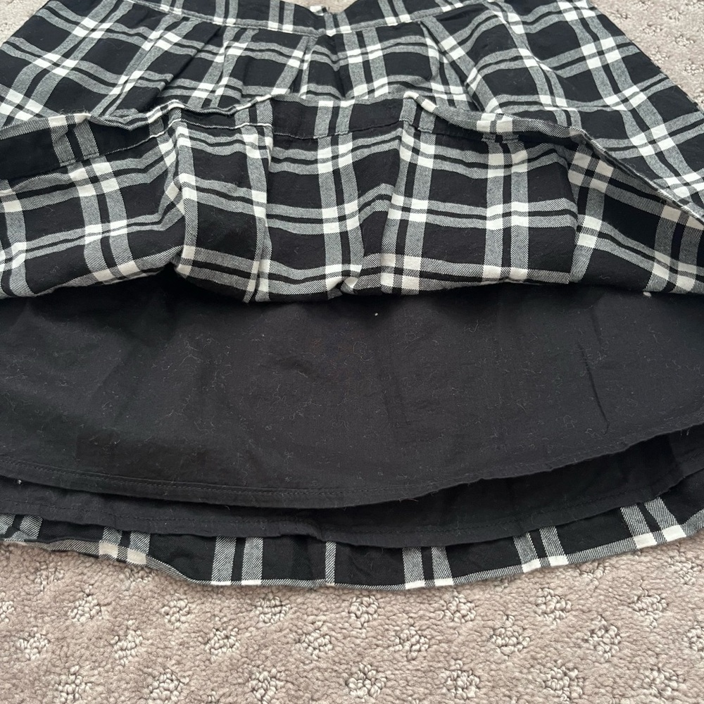 Black and White Gap Mini Skirt - Picture 5 of 5